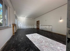 Vendita Appartamento in via Cardinale Guglielmo Massaia. Firenze. Ottimo stato, piano terra, con ter, Italia, Firenze