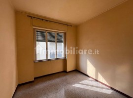 Vendita Appartamento in piazza dei Ciompi. Firenze. Da ristrutturare, secondo piano, con terrazza, r, Italia, Firenze