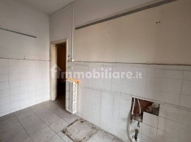 Vendita Appartamento in piazza dei Ciompi. Firenze. Da ristrutturare, secondo piano, con terrazza, r, Italia, Firenze