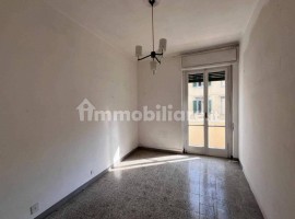 Vendita Appartamento in piazza dei Ciompi. Firenze. Da ristrutturare, secondo piano, con terrazza, r, Italia, Firenze