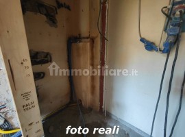 Vendita Appartamento Firenze. Trilocale in via Domenico Moreni. Ottimo stato, secondo piano, posto a, Italia, Firenze