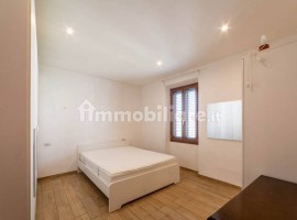 Vendita Appartamento Firenze. Bilocale in via Pietro Toselli 1. Ottimo stato, secondo piano, con ter, Italia, Firenze