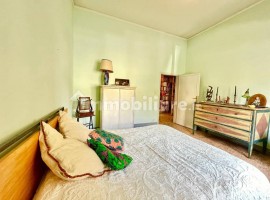 Vendita Appartamento in via Quintino Sella. Firenze. Da ristrutturare, piano rialzato, con balcone, , Italia, Firenze