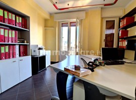 Vendita Appartamento in viale dei Mille. Firenze. Ottimo stato, quinto piano, con balcone, riscaldam, Italia, Firenze