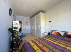 Vendita Appartamento in via Chiusi 11. Firenze. Buono stato, quinto piano, posto auto, con balcone, , Italia, Firenze