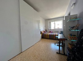 Vendita Appartamento in via Chiusi 11. Firenze. Buono stato, quinto piano, posto auto, con balcone, , Italia, Firenze