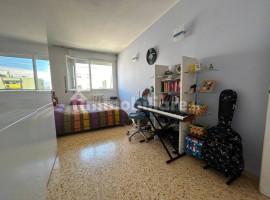 Vendita Appartamento in via Chiusi 11. Firenze. Buono stato, quinto piano, posto auto, con balcone, , Italia, Firenze