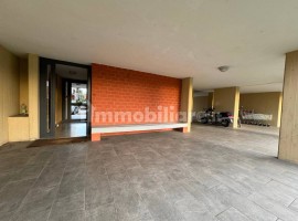 Vendita Appartamento in via Chiusi 11. Firenze. Buono stato, quinto piano, posto auto, con balcone, , Italia, Firenze