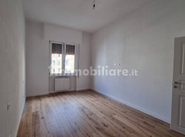 Vendita Appartamento Firenze. Bilocale in via Filippo Turati. Ottimo stato, secondo piano, riscaldam, Italia, Firenze