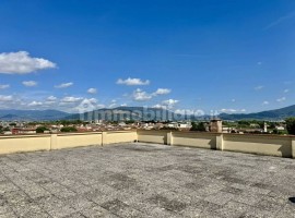 Vendita Appartamento Campi Bisenzio. Trilocale in via Po 62. Buono stato, quinto piano, con terrazza, Italia, Campi Bisenzio