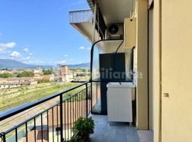 Vendita Appartamento Campi Bisenzio. Trilocale in via Po 62. Buono stato, quinto piano, con terrazza, Italia, Campi Bisenzio