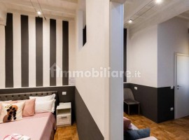 Vendita Appartamento Firenze. Trilocale in via Giuseppe Verdi. Ottimo stato, primo piano, riscaldame, Italia, Firenze