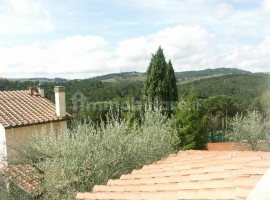 Vendita Villa unifamiliare in via dell'Oliveta 14 Impruneta. Ottimo stato, posto auto, con balcone, 