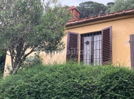 Vendita Villa unifamiliare in via Belisario Vinta Firenze. Buono stato, posto auto, con terrazza, ri