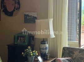 Vendita Villa unifamiliare in via Belisario Vinta Firenze. Buono stato, posto auto, con terrazza, ri