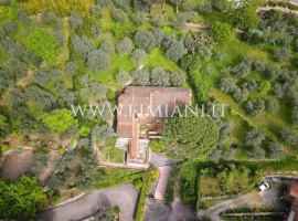 Vendita Villa unifamiliare in via Giuseppe Mantellini Fiesole. Buono stato, posto auto, con terrazza