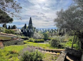 Vendita Villa unifamiliare in via Giuseppe Mantellini Fiesole. Buono stato, posto auto, con terrazza