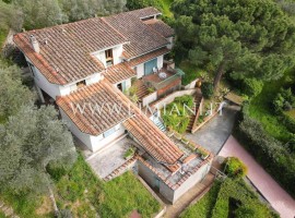 Vendita Villa unifamiliare in via Giuseppe Mantellini Fiesole. Buono stato, posto auto, con terrazza