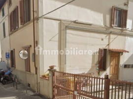 Vendita Appartamento Signa. Trilocale in via di San Mauro 32. Buono stato, piano terra, posto auto, 