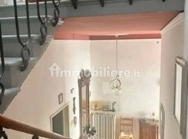 Vendita Villa unifamiliare Firenze. Da ristrutturare, con terrazza, riscaldamento autonomo, 250 m², 