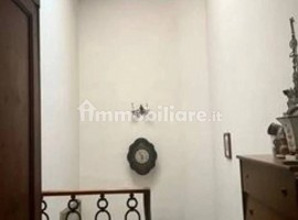 Vendita Villa unifamiliare Firenze. Da ristrutturare, con terrazza, riscaldamento autonomo, 250 m², 