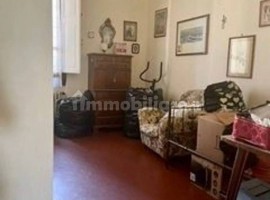 Vendita Villa unifamiliare Firenze. Da ristrutturare, con terrazza, riscaldamento autonomo, 250 m², 