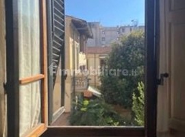 Vendita Villa unifamiliare Firenze. Da ristrutturare, con terrazza, riscaldamento autonomo, 250 m², 