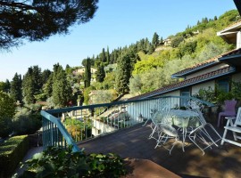 Vendita Villa bifamiliare in via Giuseppe Mantellini Fiesole. Buono stato, posto auto, con terrazza,