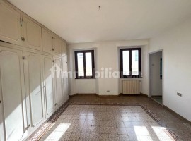 Vendita Appartamento Vaglia. Quadrilocale in via del Sole. Da ristrutturare, piano terra, riscaldame, Italia, Vaglia