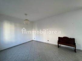 Vendita Appartamento Vaglia. Quadrilocale in via del Sole. Da ristrutturare, piano terra, riscaldame, Italia, Vaglia