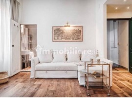 Vendita Appartamento Firenze. Trilocale in via dei Serragli. Ottimo stato, secondo piano, riscaldame, Italia, Firenze