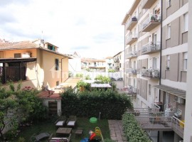 Vendita Appartamento Firenze. Quadrilocale in via Faliero Vezzani. Ottimo stato, primo piano, posto , Italia, Firenze