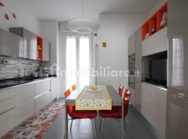 Vendita Appartamento Firenze. Quadrilocale in via Faliero Vezzani. Ottimo stato, primo piano, posto , Italia, Firenze