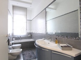 Vendita Appartamento Firenze. Quadrilocale in via Faliero Vezzani. Ottimo stato, primo piano, posto , Italia, Firenze