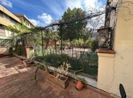 Vendita Appartamento Firenze. Con terrazza, riscaldamento autonomo, rif. 114412373 Vendita Appartame