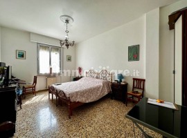 Vendita Appartamento Firenze. Trilocale in via Carlo Del Prete. Buono stato, quinto piano, con balco, Italia, Firenze