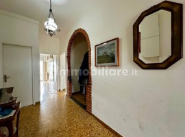 Vendita Appartamento Firenze. Trilocale in via Carlo Del Prete. Buono stato, quinto piano, con balco, Italia, Firenze