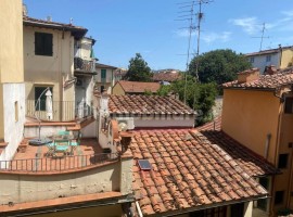 Vendita Appartamento Firenze. Quadrilocale in via San Zanobi 76. Da ristrutturare, secondo piano, ri, Italia, Firenze