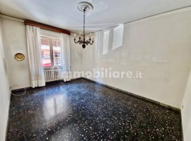 Vendita Appartamento in via Filippo degli Ugoni. Firenze. Da ristrutturare, piano rialzato, con balc, Italia, Firenze