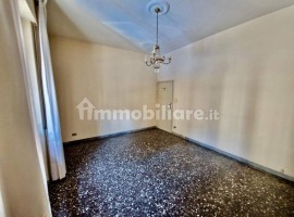 Vendita Appartamento in via Filippo degli Ugoni. Firenze. Da ristrutturare, piano rialzato, con balc, Italia, Firenze