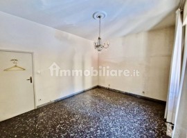 Vendita Appartamento in via Filippo degli Ugoni. Firenze. Da ristrutturare, piano rialzato, con balc, Italia, Firenze