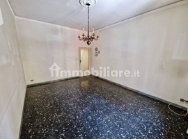 Vendita Appartamento in via Filippo degli Ugoni. Firenze. Da ristrutturare, piano rialzato, con balc, Italia, Firenze