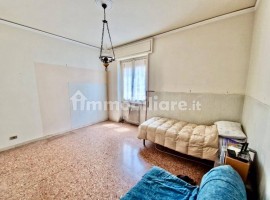 Vendita Appartamento in via Filippo degli Ugoni. Firenze. Da ristrutturare, piano rialzato, con balc, Italia, Firenze