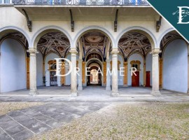 Vendita Appartamento Firenze. Quadrilocale in Borgo Pinti 39. Ottimo stato, primo piano, con balcone, Italia, Firenze