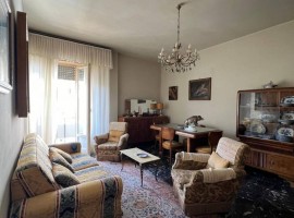 Vendita Appartamento Firenze. Quadrilocale, Da ristrutturare, secondo piano, con balcone, riscaldame, Italia, Firenze