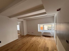 Vendita Appartamento Firenze. Quadrilocale in via Montebello ,39. Ottimo stato, primo piano, riscald, Italia, Firenze