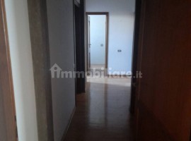 Vendita Appartamento Firenze. Da ristrutturare, secondo piano, posto auto, con terrazza, riscaldamen, Italia, Firenze