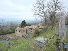 Vendita Casale in frazione Paterno Vicchio. Da ristrutturare, posto auto, 330 m², rif. 111701479 Ven