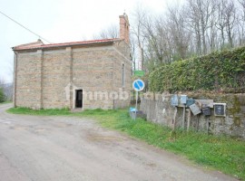 Vendita Casale in frazione Paterno Vicchio. Da ristrutturare, posto auto, 330 m², rif. 111701479 Ven