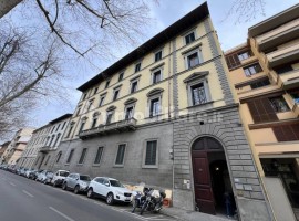 Vendita Appartamento Firenze. Bilocale in viale Giovanni Milton ,65. Ottimo stato, secondo piano, ri, Italia, Firenze